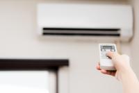 夜のエアコン、気づいたら外のほうが涼しい問題