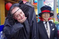 ハロウィンパレードのコスプレが物凄いタカラトミー　社長は首無し男に