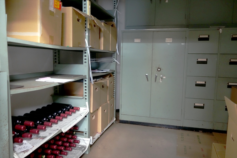 商店街でワインを作る異色ワイナリー 銀行の金庫室を倉庫 パチンコ店を工場に エキサイトニュース