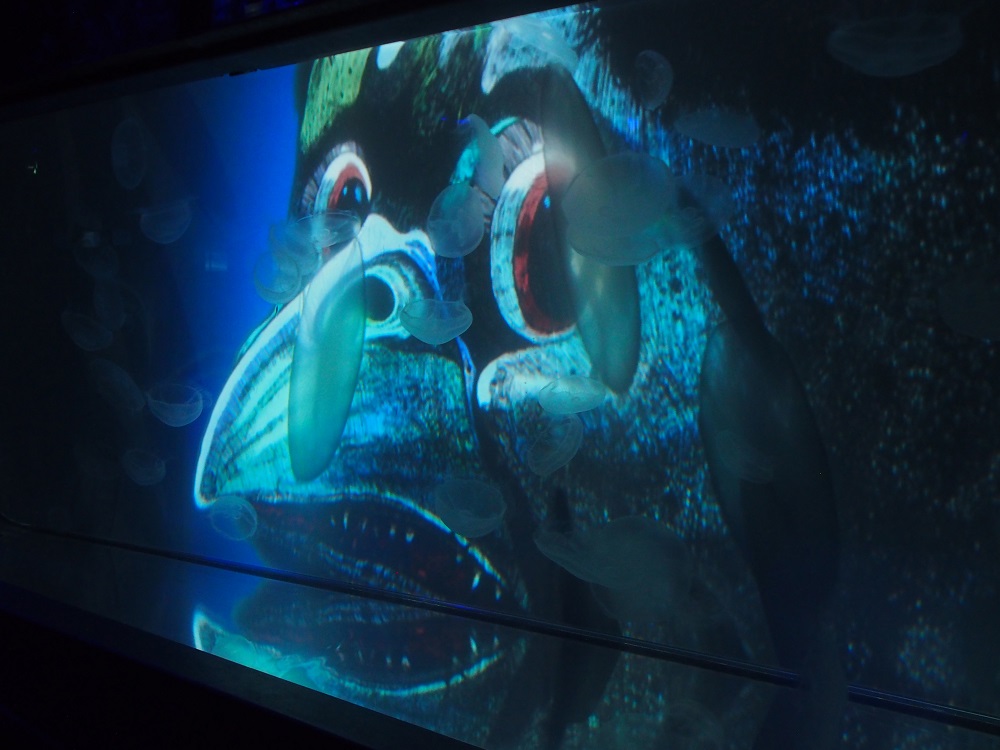 水木しげるの妖怪が水族館に出現 ぞくっとする 水の妖怪トンネル に行ってみた エキサイトニュース