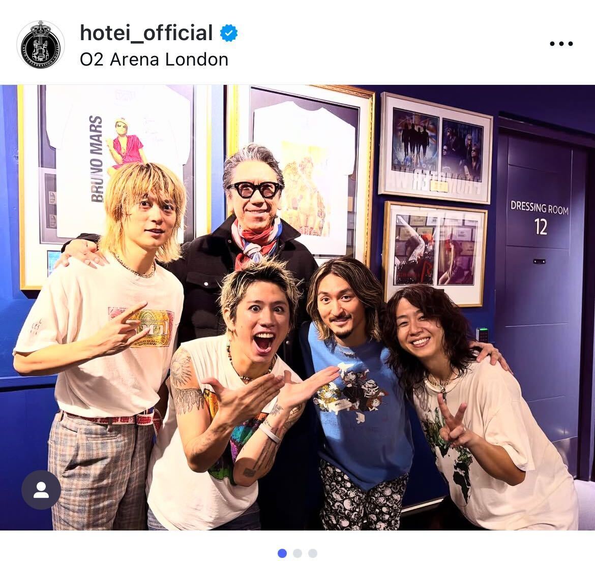 布袋寅泰　ポラロイド写真With出品者（ツーショット） 布袋寅泰、ワンオクのロンドン公演を絶賛 Takaは「フレディー