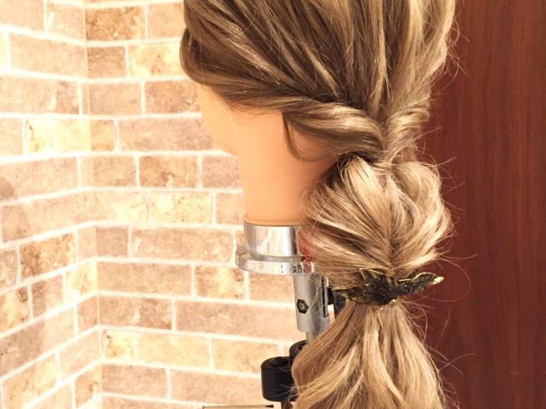 玉ねぎヘアとお手軽フィッシュボーン風アレンジで 日頃のヘアアレンジの幅を広げて 17年4月19日 エキサイトニュース