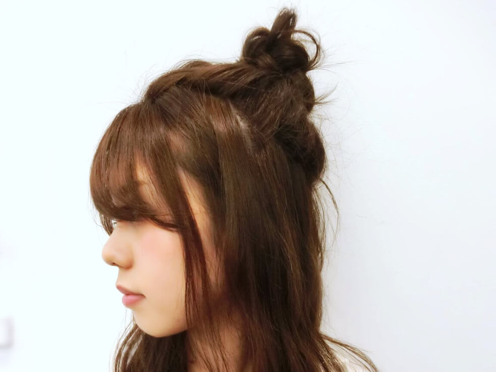 ゆるっと仕上げなハーフアップお団子がかわいい 簡単メッシーバンヘアアレンジ 17年5月2日 エキサイトニュース