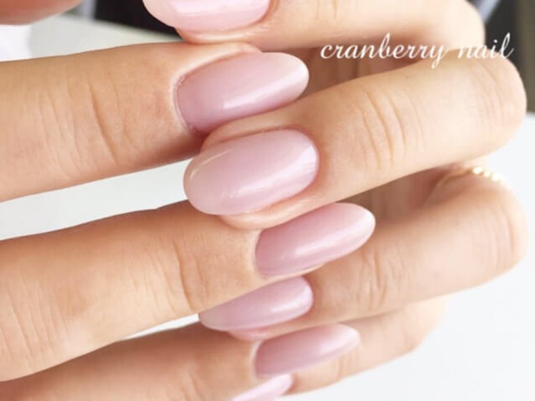 ナチュラルネイルを作り込んで最上級に美しい指先へ シアーカラーを使った大人の透け感ネイル 17年8月31日 エキサイトニュース