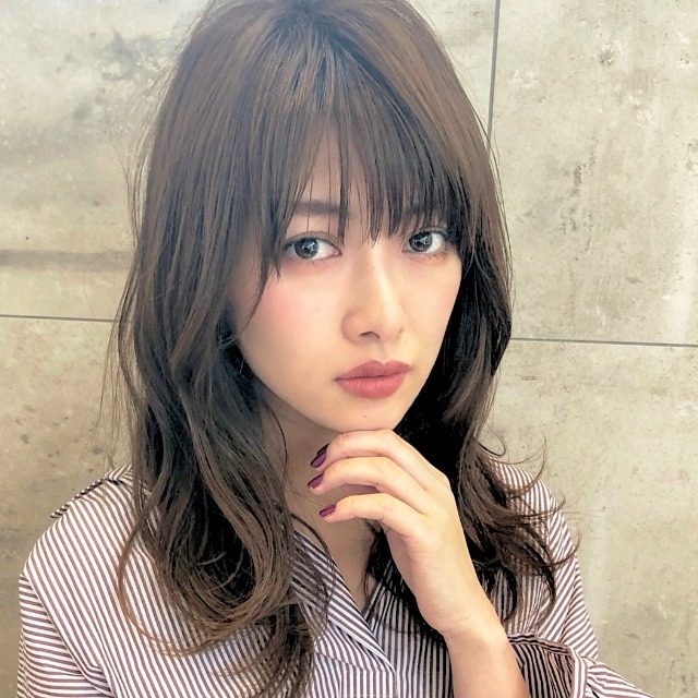 パーマや髪色チェンジなしで大丈夫 新鮮な表情を演出する ゆるふわ色っぽヘア でオンナ度を底上げ 19年3月6日 エキサイトニュース
