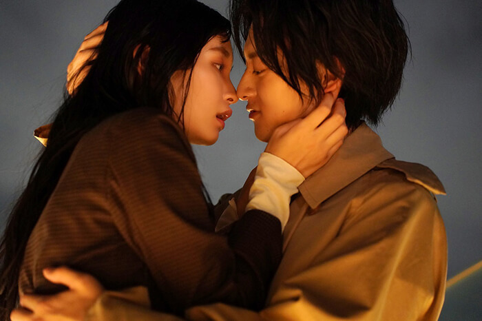 酔っぱらった“兄の友達”を介抱、そのまま2人で…《キス×kiss×キス 第4話 