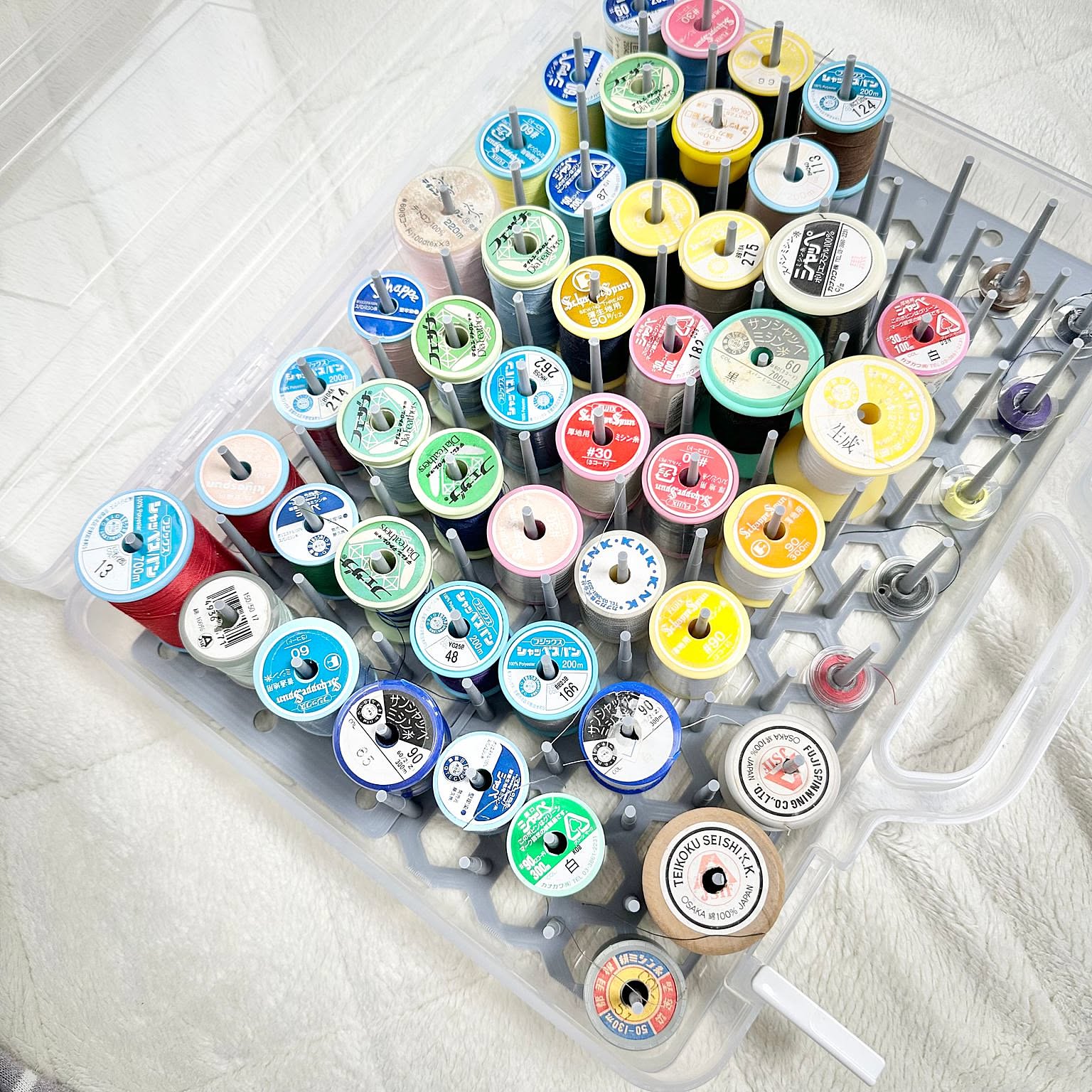 ビンテージ　ミシン糸　収納ケースAMERICAN THREAD COMPANY 見た目もすっきり整う♪コンパクトなミシン糸収納ケース」 by miyumiyu