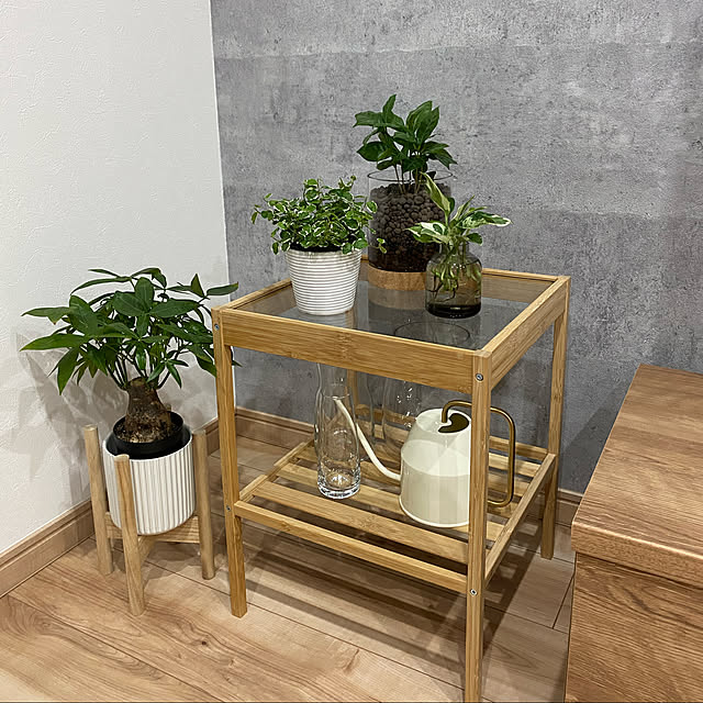 IKEA ベッドサイドテーブル NESNA ネスナ ガラステーブル お部屋になじんで多用途に活躍♪IKEAのサイドテーブル「NESNA」 (2024