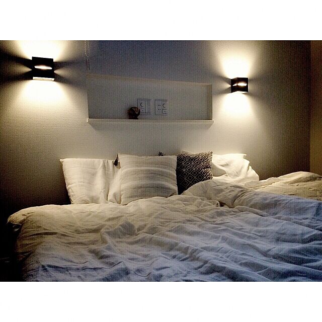 ロマンチックで落ち着いた雰囲気に☆照明で寝室インテリアを演出