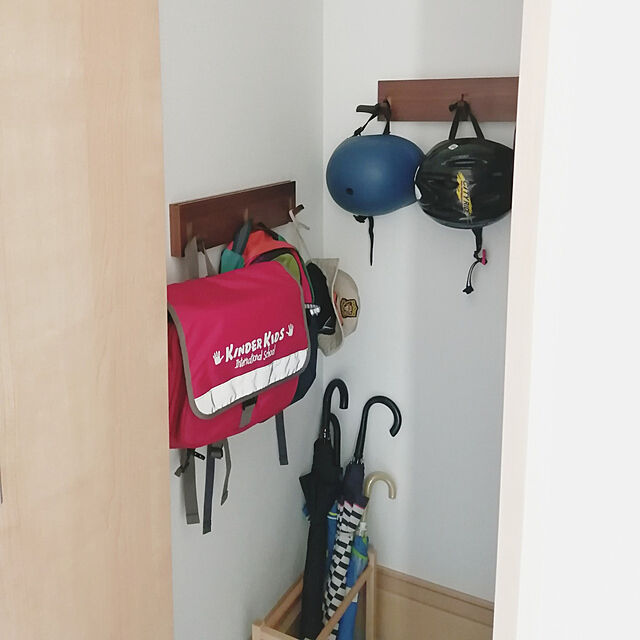 子どもの自立心も育みやすい、無印良品の壁につけられる3連ハンガー