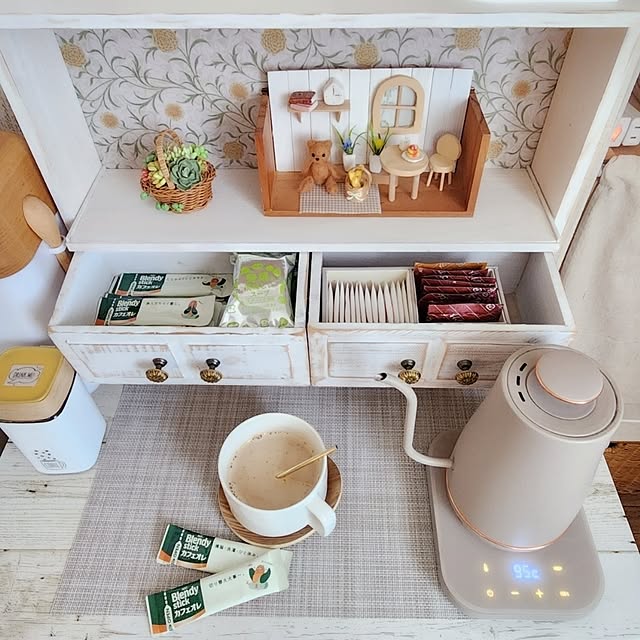 DIY珈琲ドリップセット収納棚 使いやすさや見た目にもこだわりを感じる！コーヒーグッズ収納の実例10