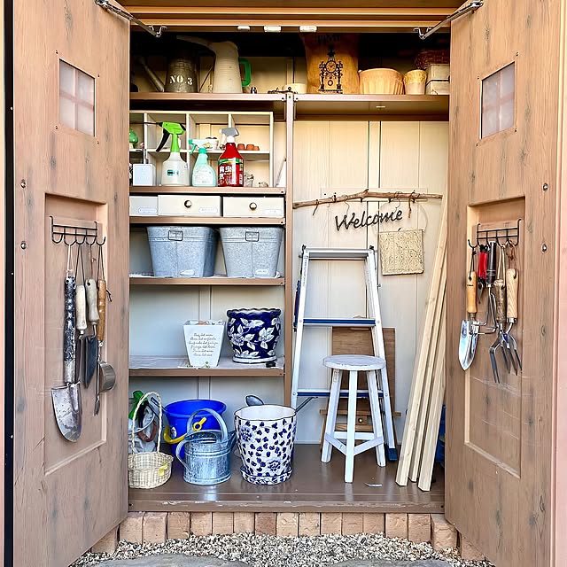 鉄骨系の物置（工夫次第でお好きな部屋・物置小屋等に早変わり）直接