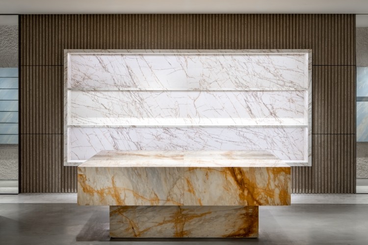 サンローランが伊勢丹新宿店本館3階にリフレッシュオープン