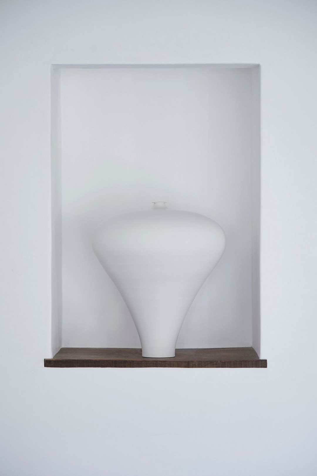 黒田泰蔵　白磁　円筒　梅瓶 黒田泰蔵 白磁 円筒 梅瓶 陶芸家・黒田泰蔵 作品ご紹介 | DANSK MOBEL