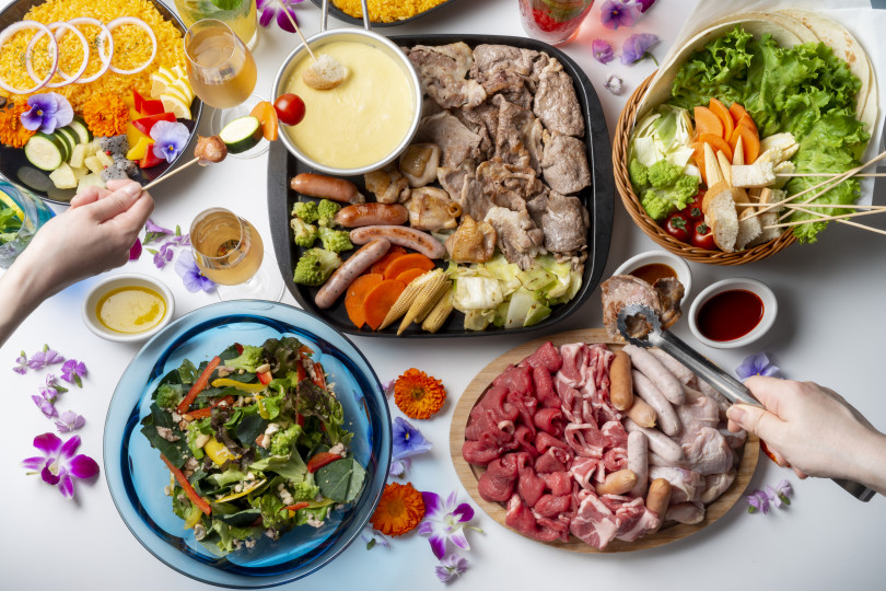 松屋銀座屋上の 美しくなるビアガーデン お肉と野菜たっぷりbbqにチーズフォンデュ パエリア 19年5月10日 エキサイトニュース