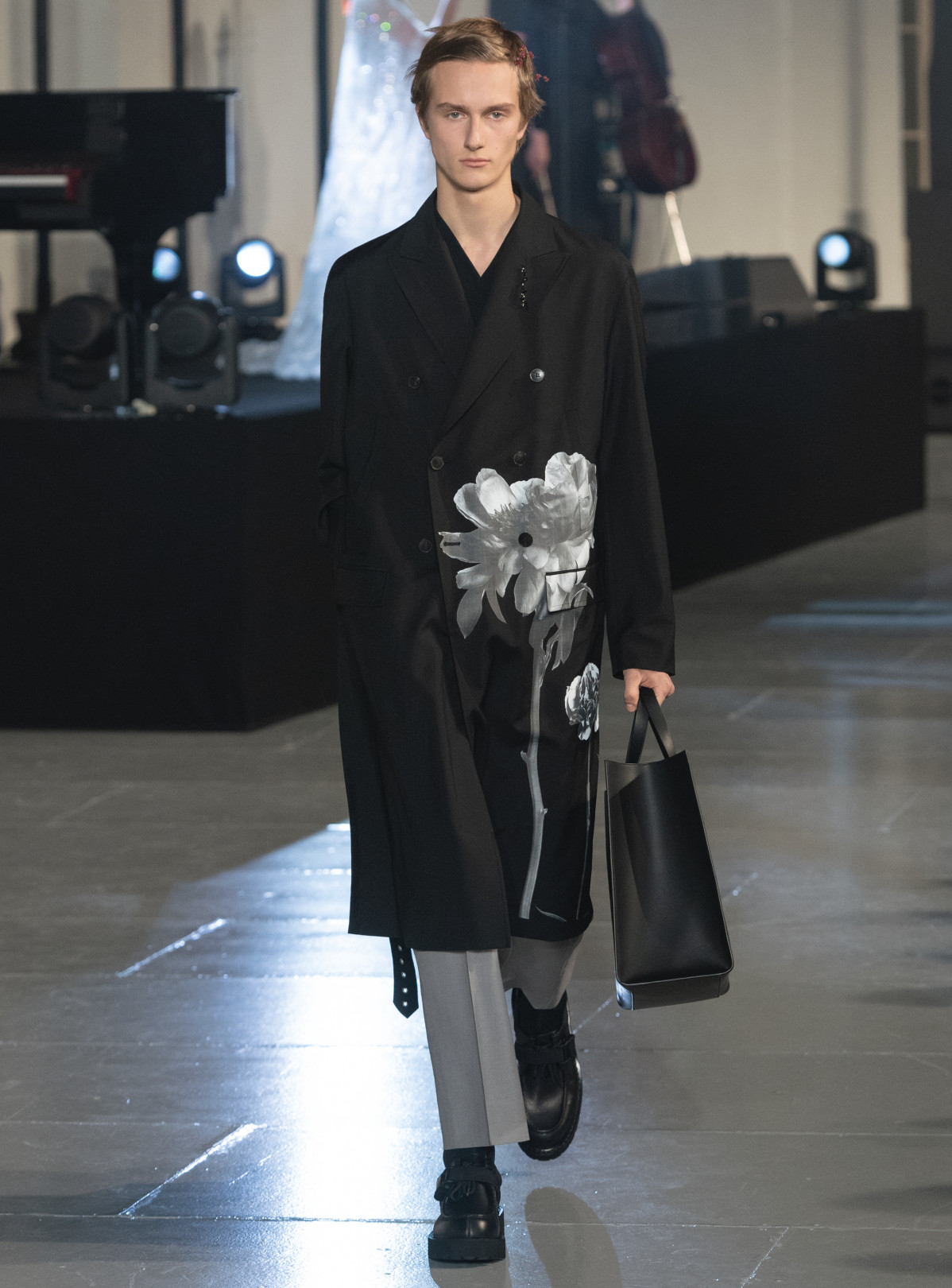 ヴァレンティノ オニツカタイガーと初コラボ 21秋冬メンズ 年1月17日 エキサイトニュース