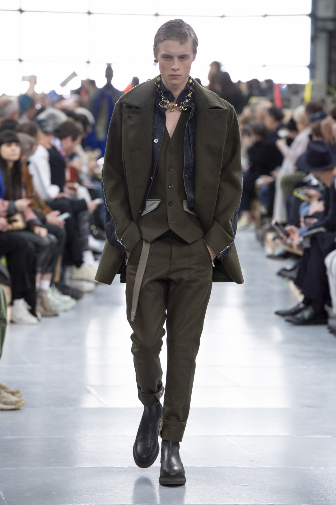 希少タグ付き　sacai 2020秋冬コレクション　ランウェイ　ブラウス ルック】sacai 2020-21秋冬メンズ＆プレフォールウィメンズ