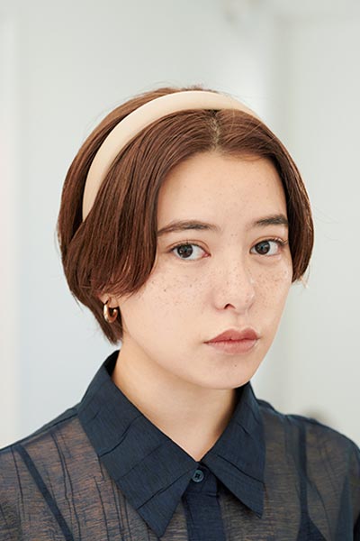 ショートヘア カチューシャの3ステップヘアアレンジ 表参道の美容師直伝 ローリエプレス