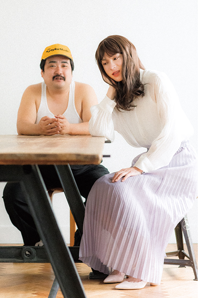 芸人 空気階段が登場 水川かたまりが女装でトレンド色のラベンダーを着こなす ローリエプレス