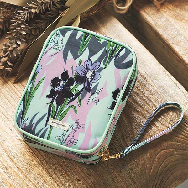 付録 がばっと開いて一目瞭然 な3部屋ポーチ ケイ ハヤマ プリュス コラボ 素敵なあの人 8 1 ローリエプレス