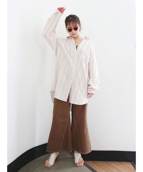 大きめサイズが今っぽい 大人の余裕を感じる大人可愛いビッグシャツコーデ特集 ローリエプレス