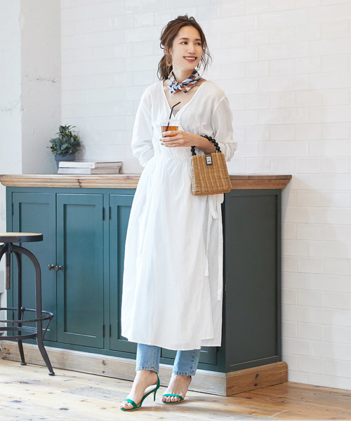 イケメンコーデvsキュートコーデ ホワイトパンツ ワンピース を取り入れよう ローリエプレス