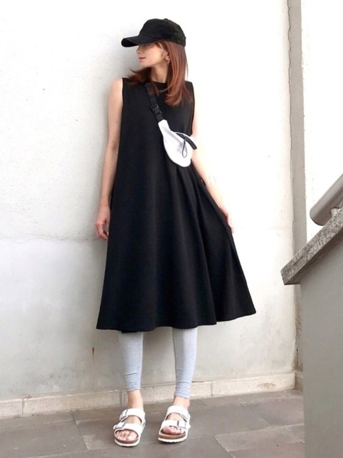 30代大人女性は スポーツサンダル をどう履く カジュアル過ぎない初夏のコーデ術 ローリエプレス 30代大人女性は スポーツサンダル をどう履く カジュアル過ぎない初夏のコーデ術 ローリエプレス