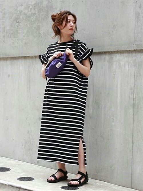 夏の定番アイテム Tevaサンダルを使ったトレンド夏コーデ選 ローリエプレス