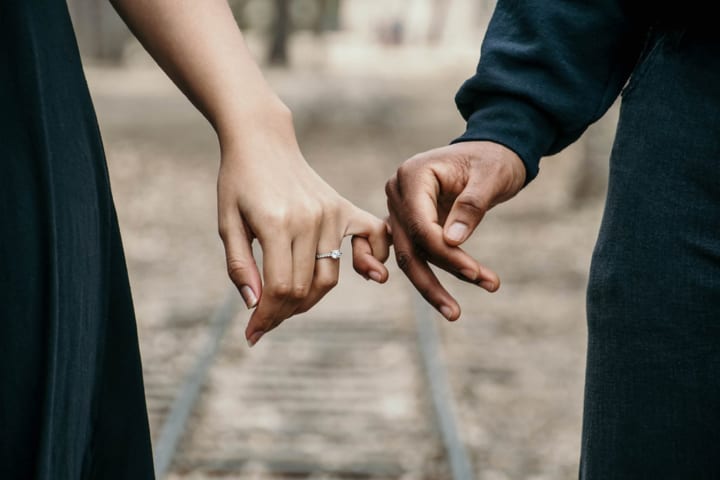 彼女持ち男性に片思い 振り向かせるためのアプローチ方法を伝授します ローリエプレス