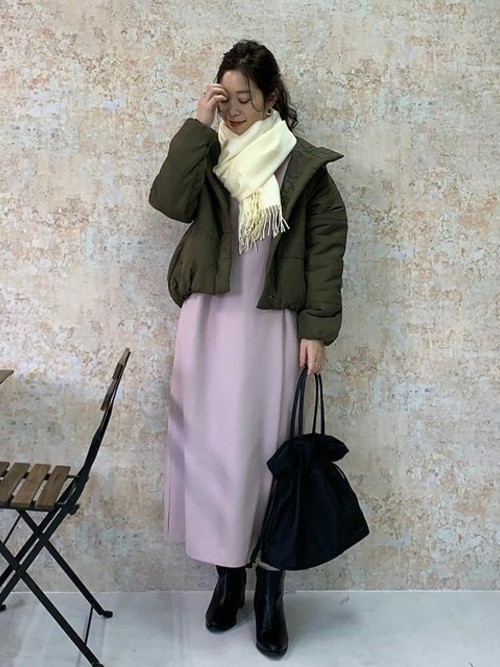 冬は ストール でおしゃれに防寒 色 柄別お手本コーデをご紹介 ローリエプレス