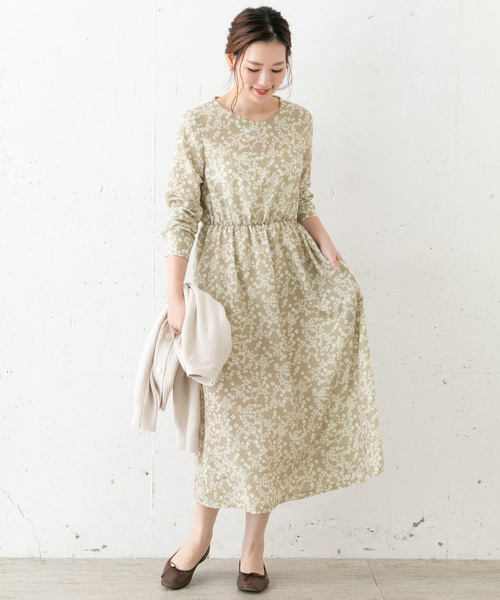 ベージュ系花柄ワンピースコーデ15選 上品華やかアイテムで大人可愛い春スタイル ローリエプレス