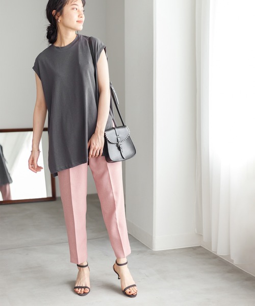 夏はやっぱりノースリーブが可愛い 大人が着ても幼く見えない着こなし術とは ローリエプレス