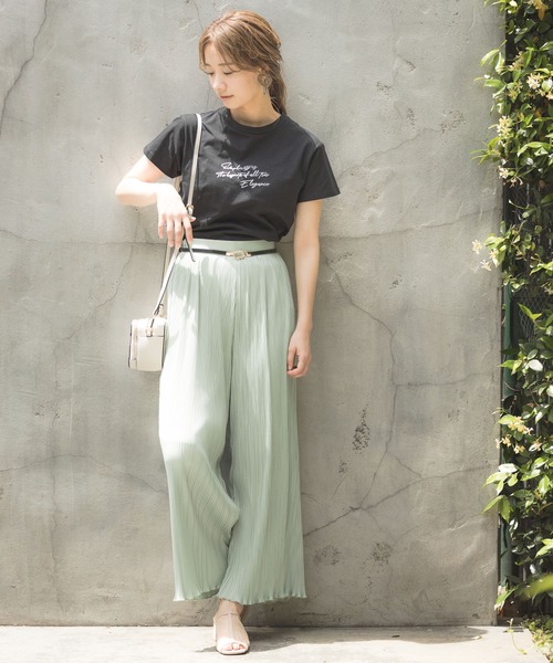 おしゃれな プリーツパンツ 大人女子の旬なパンツコーデ特集 ローリエプレス