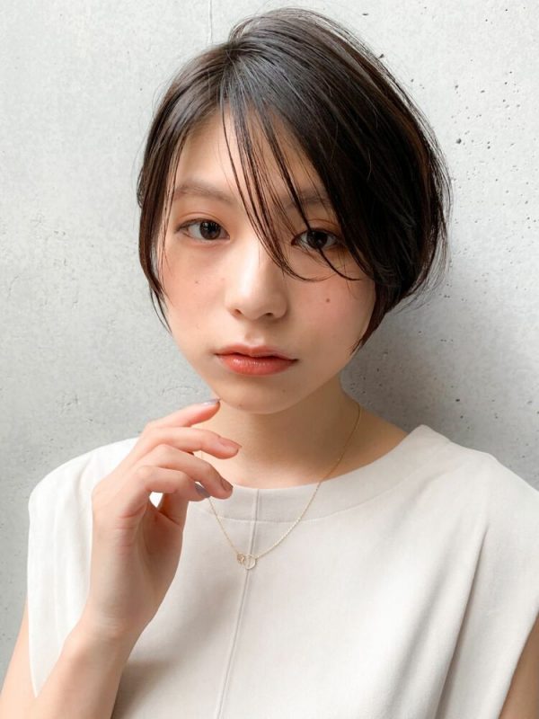 前上がりボブで大人の可愛さを引き出そう 顔型別に似合うスタイルを大公開 ローリエプレス