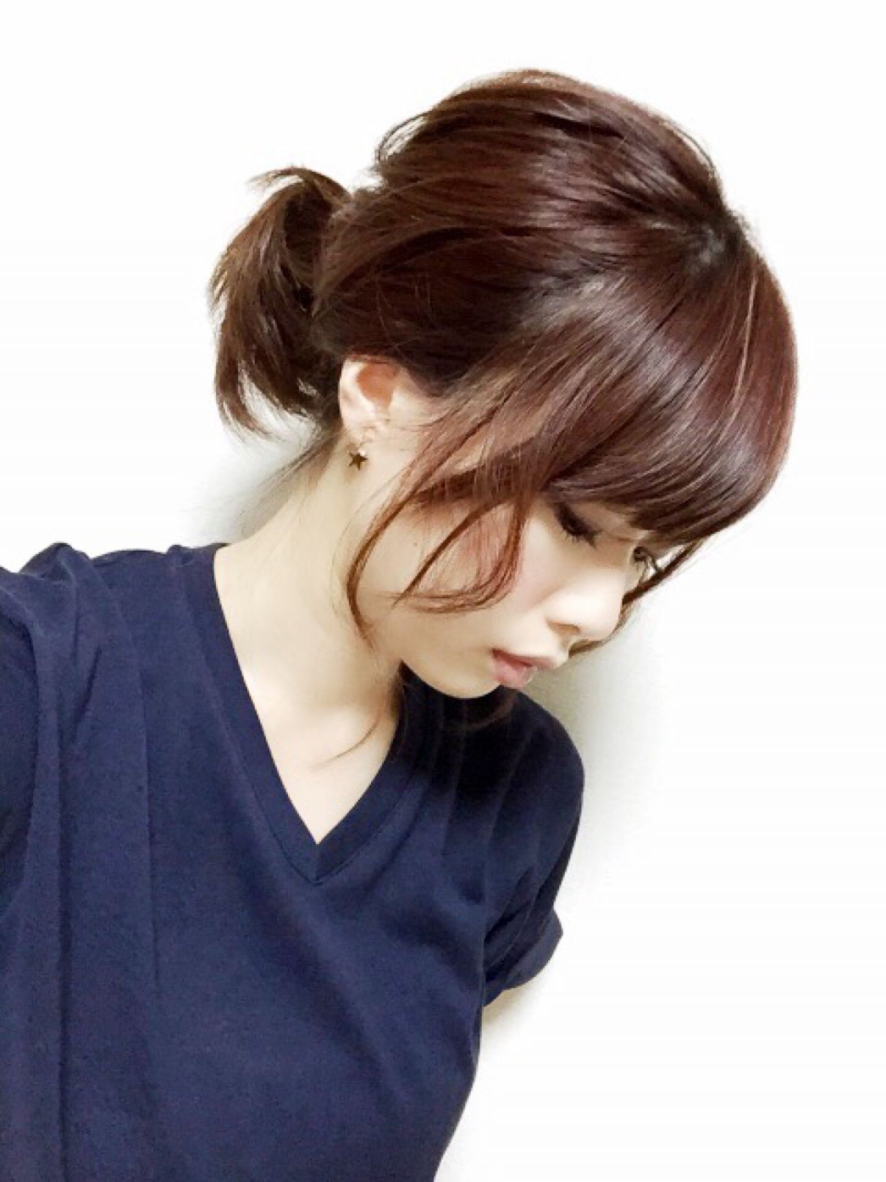 まとまらない髪をごまかすポニーテールを大人っぽくかわいらしく ローリエプレス