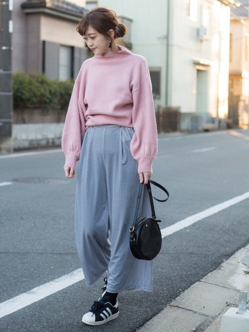 今guのベロアパンツが熱い プチプラパンツで魅せる秋コーデ ローリエプレス