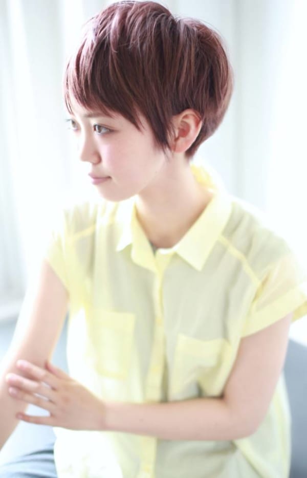 丸顔さんにおすすめ 小顔に見えて子供っぽくならない 大人のショートヘア ローリエプレス