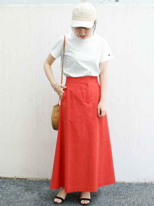 Championのtシャツで手軽にスポーティーミックス 夏まで使える大人コーデ ローリエプレス