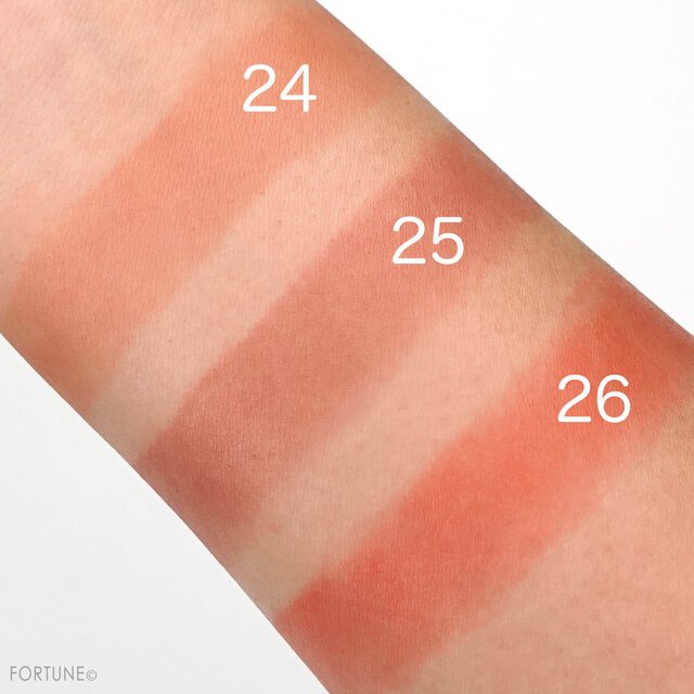 アディクション 新作スティックハイライター限定色のスウォッチ ローリエプレス