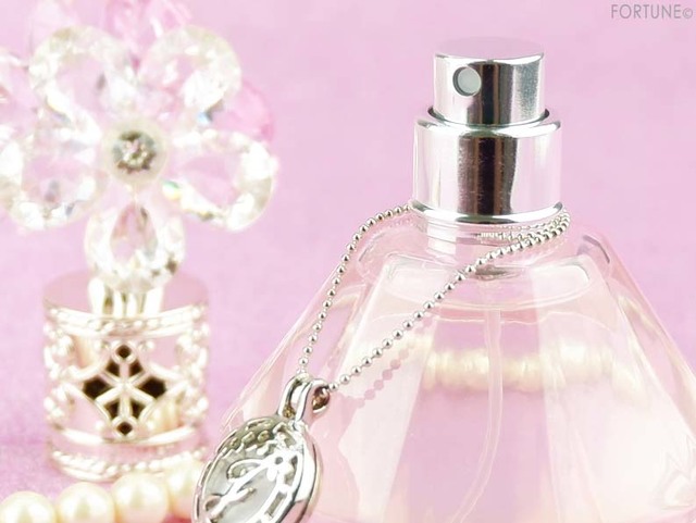 ジルスチュアート 花の蜜のように甘い香りの新作フレグランスが登場 かわいすぎるボトルにも注目 ローリエプレス