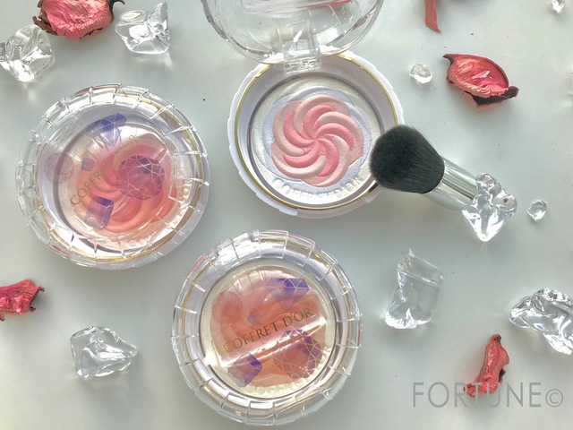 カネボウ化粧品のコフレドール誕生10周年を記念したbijoux Collection ビジューコレクション のスマイルアップチークスnをレビュー ローリエプレス