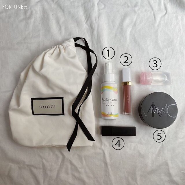 Fortune 美女 特集 Vol 11 太田有香 気になる美女のポーチをチェック かわいい キレイなあのひとは何を使っている 美女ポーチ ローリエプレス