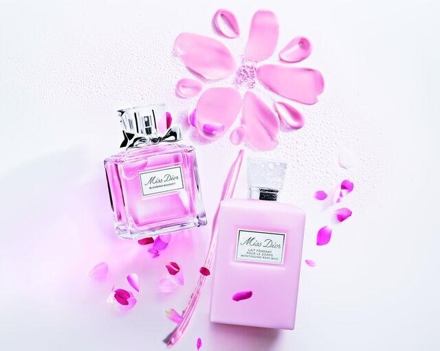Dior ミス ディオール ブルーミング ボディ パウダー ミス ディオール ボディ スプレー 6 5限定発売 ボディに爽やかな香りと煌めきを与えて ローリエプレス