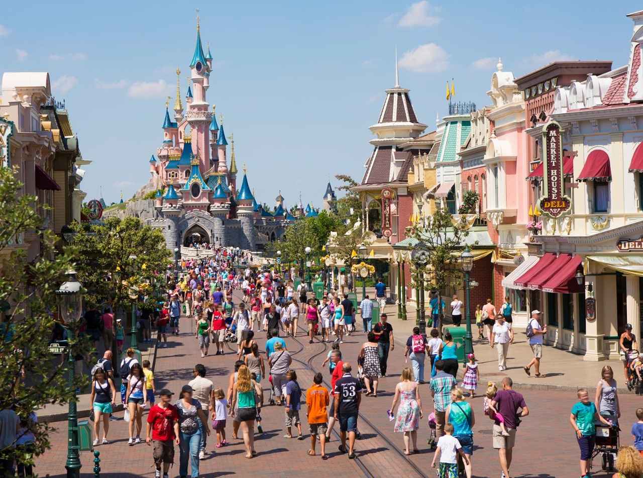 ディズニーランド ゴミ箱の 位置 に隠された ヒミツ が鳥肌もの 19年1月6日 エキサイトニュース