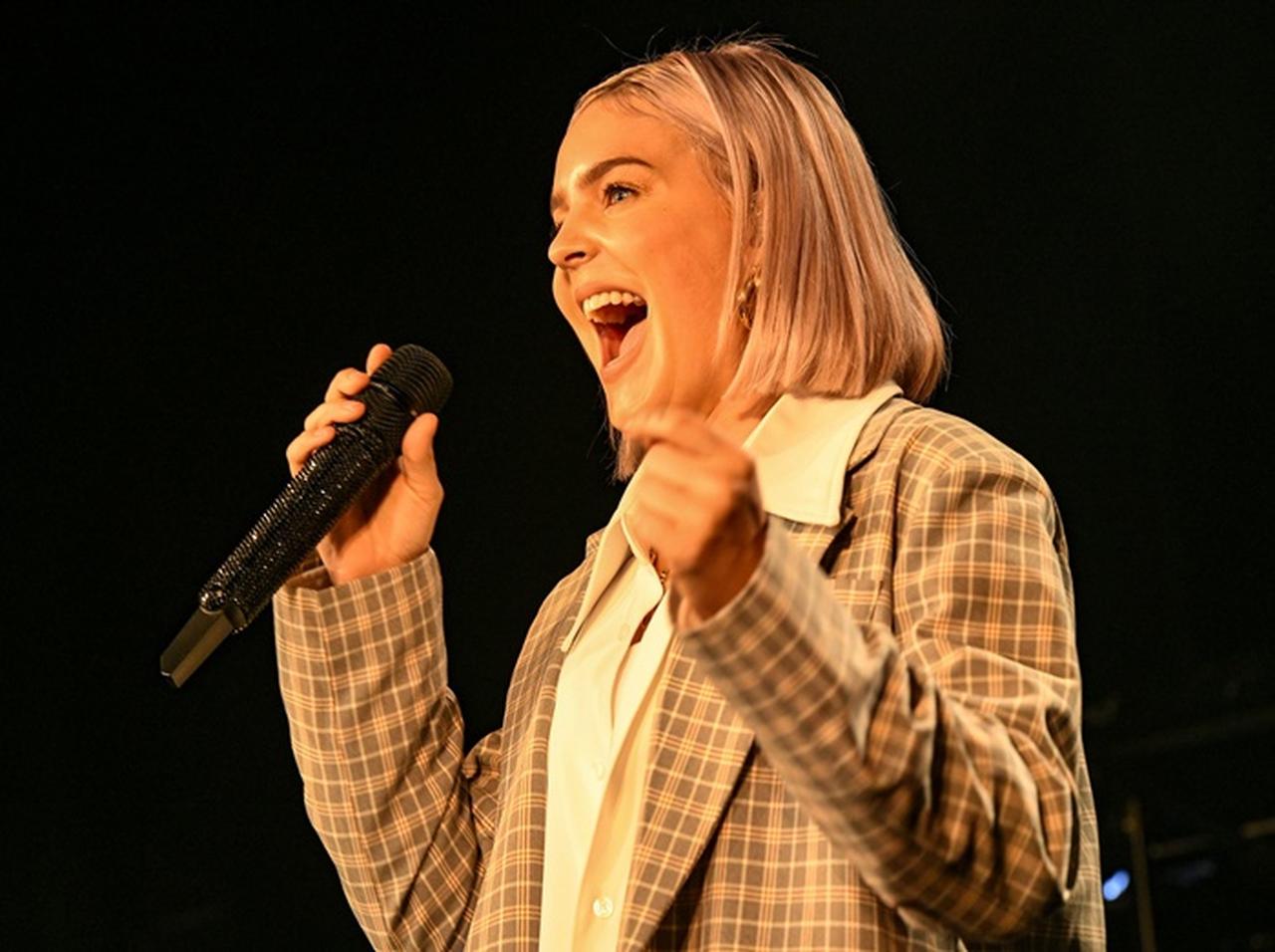 来日 アン マリー あのヒット曲の制作秘話も暴露 空手 まで披露した超贅沢ライブ 19年4月17日 エキサイトニュース