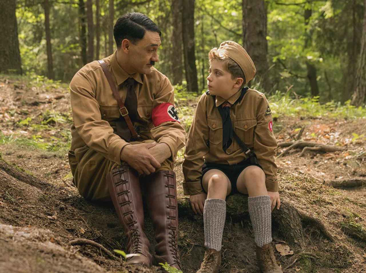 タイカ ワイティティ監督の映画 ジョジョ ラビット 日本版の最新予告が解禁 19年11月22日 エキサイトニュース タイカ ワイティティ監督の映画 ジョジョ ラビット 日本版の最新予告が解禁 19年11月22日 エキサイトニュース