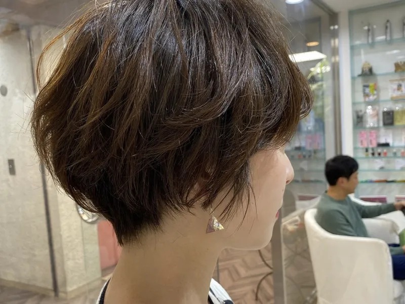 美容室帰りのスタイル続く ショートヘア向け ゆるふわパーマスタイル カタログ ローリエプレス