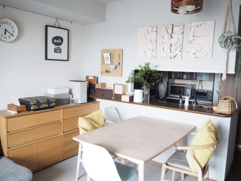 忙しくてもできる簡単 模様替え 狭い部屋を広く おしゃれに見せるアイデア集 ローリエプレス