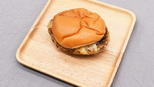 とびきりハンバーグサンド シリーズ史上最高傑作 ボリュームたっぷりなモスの ダブルとびきりチーズ 北海道産ゴーダチーズ使用 年8月6日 エキサイトニュース