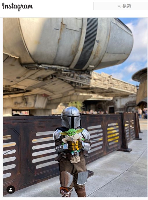 ベビーヨーダを抱き抱えた ベビーマンダロリアン 正体は4才の男の子 年1月23日 エキサイトニュース